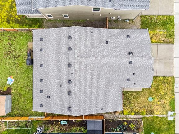 3rd image of 831 Burwood Street SE