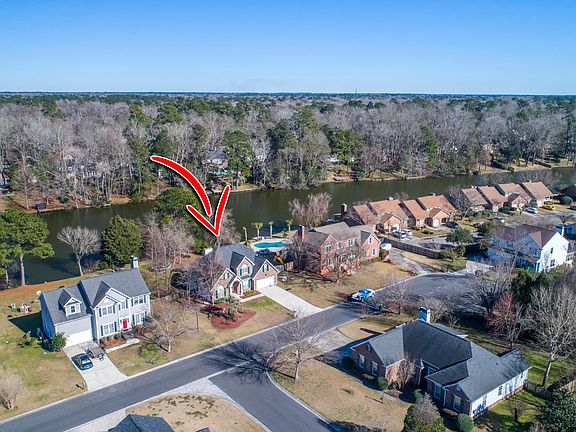 3rd image of 1022 Ariel Ct