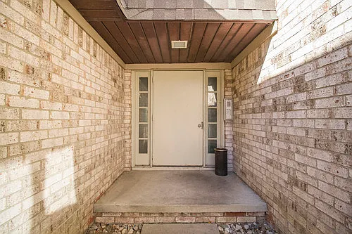 Building Photo - 5359 Cresthaven Ln #5