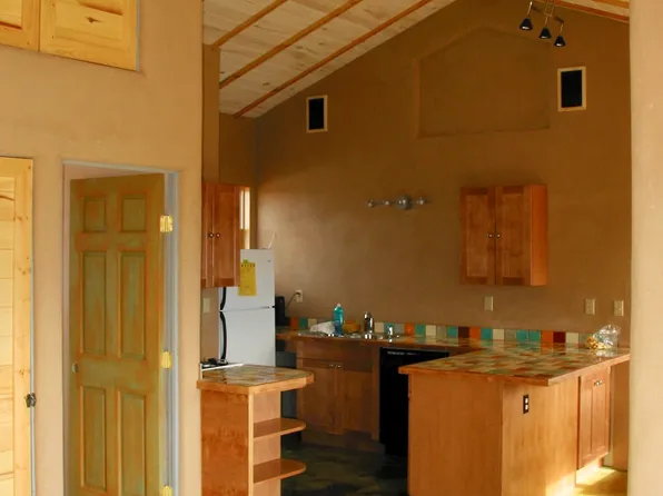 69 Cielo Dulce Rd, El Prado, NM 87529