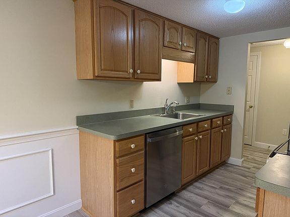 3rd image of 432 Old Chatham Road APT 411