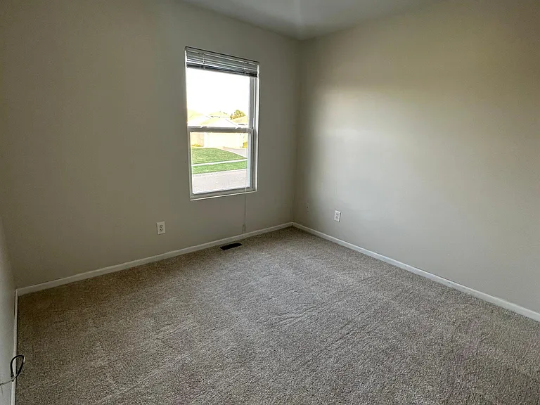 1711 SW Valley View Ct — Photo 11