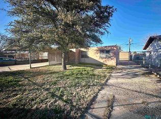 1104 W Laughlin Dr, Hobbs, NM 88240