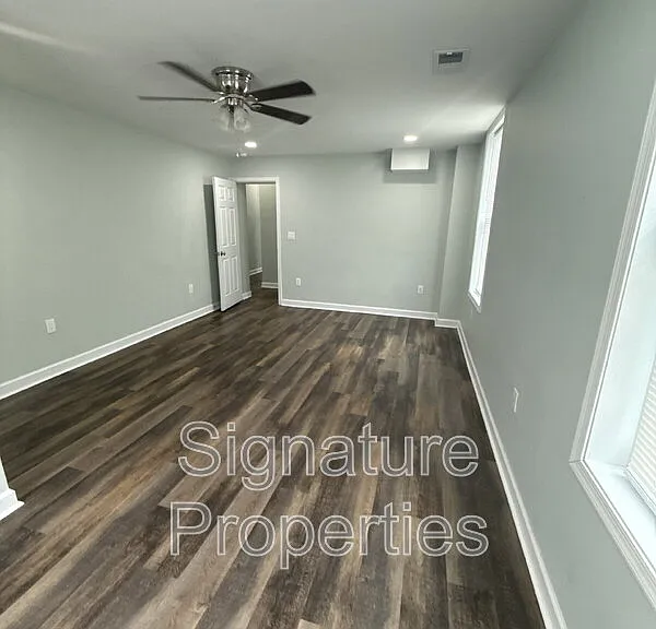 2711 Detroit St #4 — Photo 8