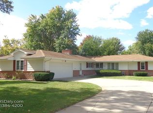 2516 Arrowhead Rd, Grand Island, NE 68801