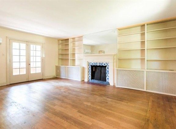 4th image of 1629 Robinson Cir