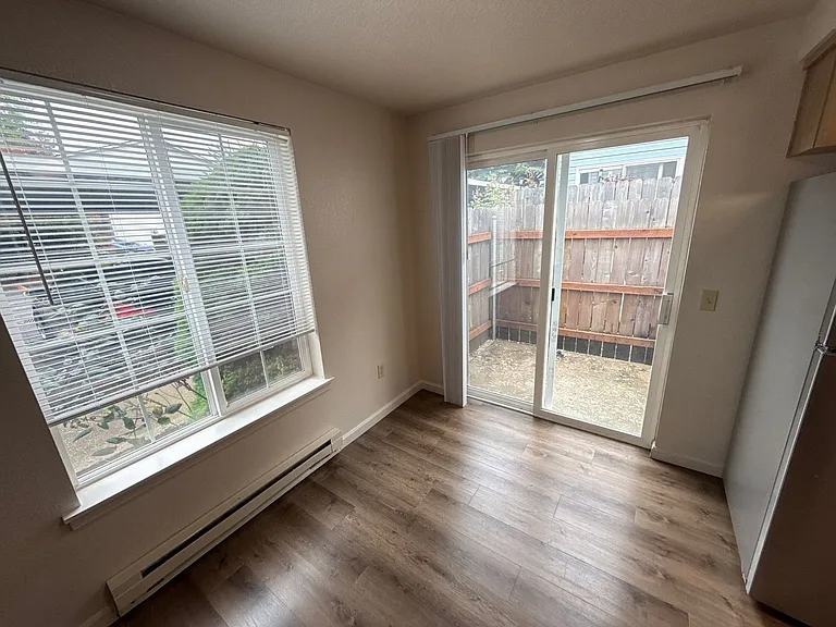 903 Bryan Ct — Photo 7