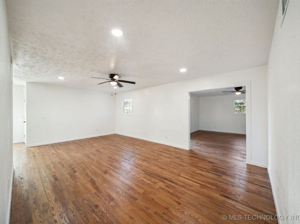 21 N Indianola St, Pryor, OK 74361
