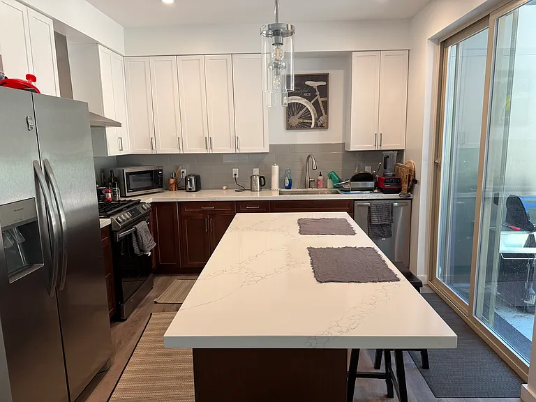 9560 Parker Ln — Photo 3
