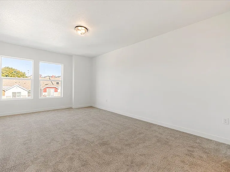 5860 SE 18th St — Photo 19