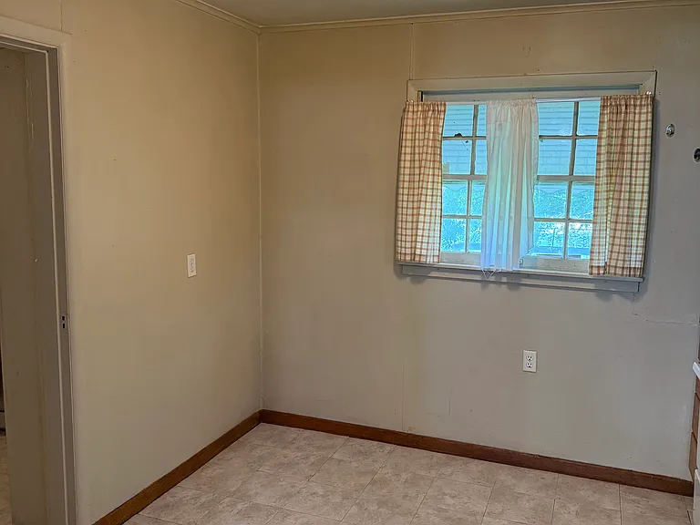 2134 N Norfolk Ave — Photo 16