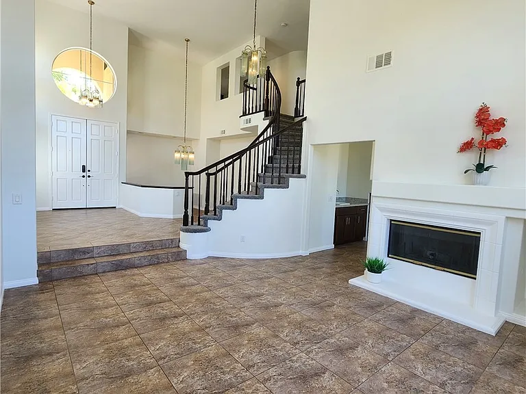 11 Paloma Dr — Photo 4