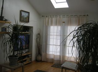 303 Hillside Rd, Linden, NJ 07036