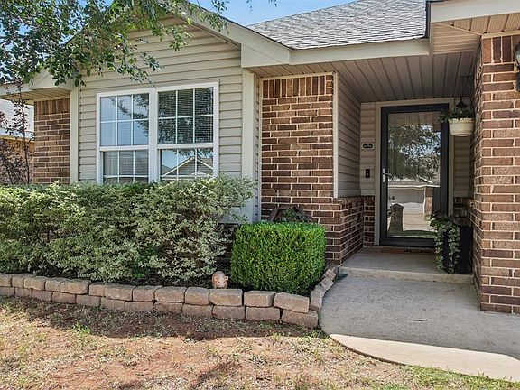 3rd image of 9613 Lauren Dr