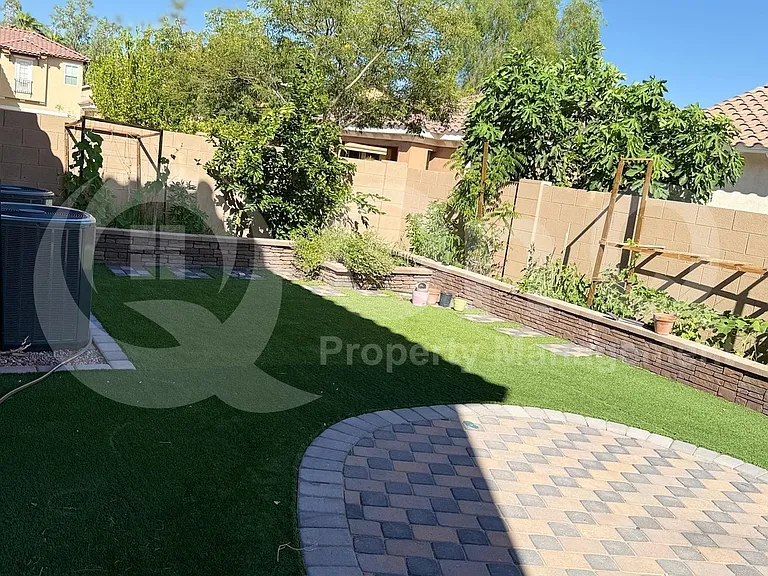 1195 E Gail Dr — Photo 13