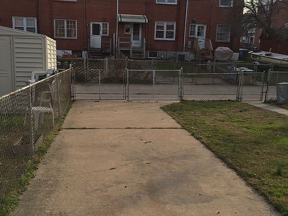 Here is a picture of the rear parking pad.