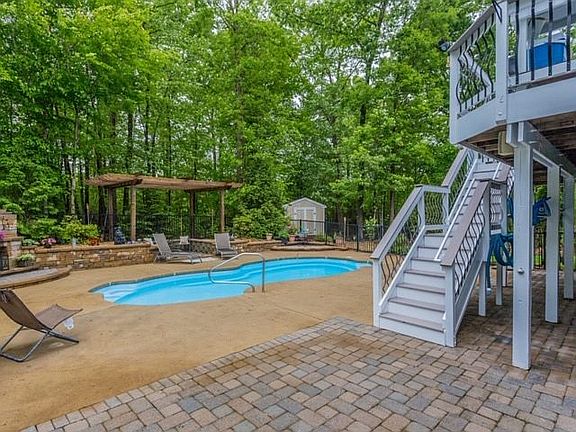 5th image of 7783 Glade Ct