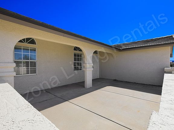 3rd image of 760 Oconowoc Dr
