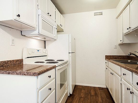 4th image of 872 W 500 S APT 12