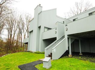 10 Sugar Maple Ln #10, Ridgefield, CT 06877