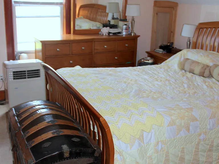 32 William St #2 — Photo 8