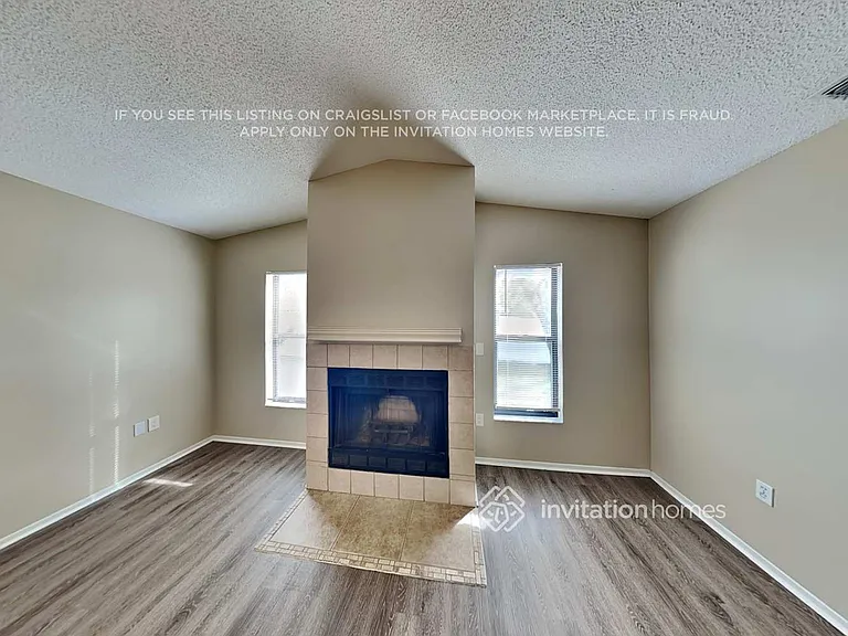 2297 Cork Oak St E — Photo 5