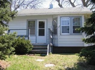 208 S Lake Dr, Watertown, SD 57201