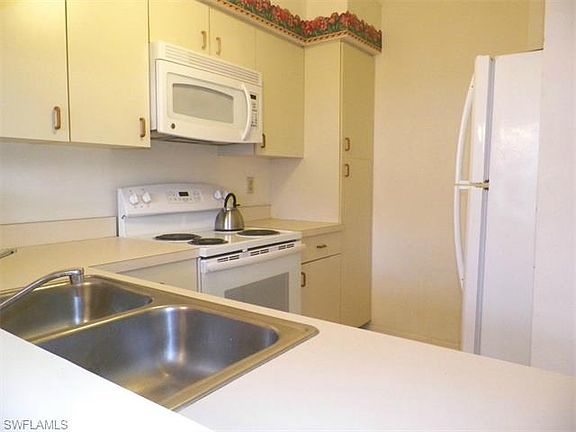 4th image of 13232 Whitehaven Ln APT 1107