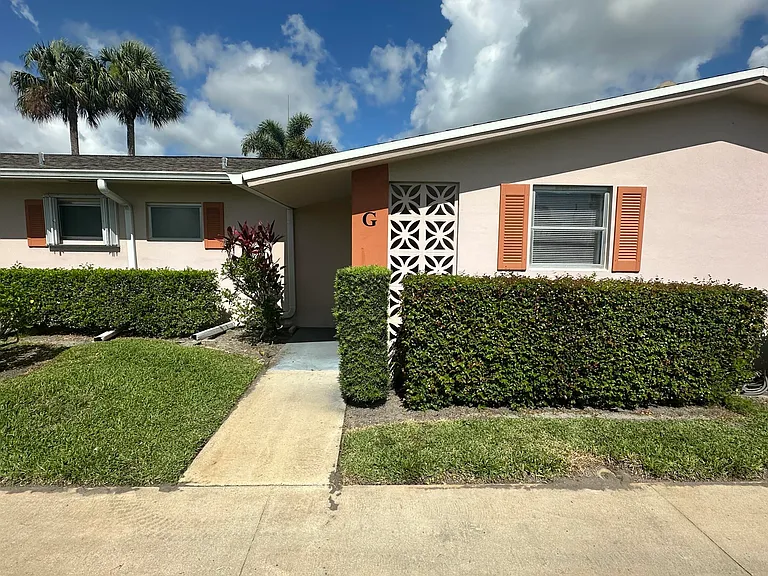 2723 Dudley Dr W #G — Photo 2