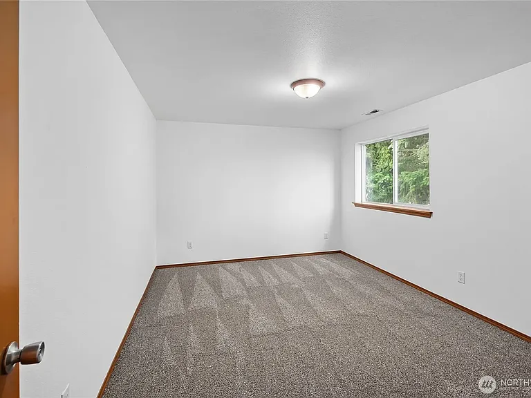 20402 11th Avenue Ct E — Photo 26