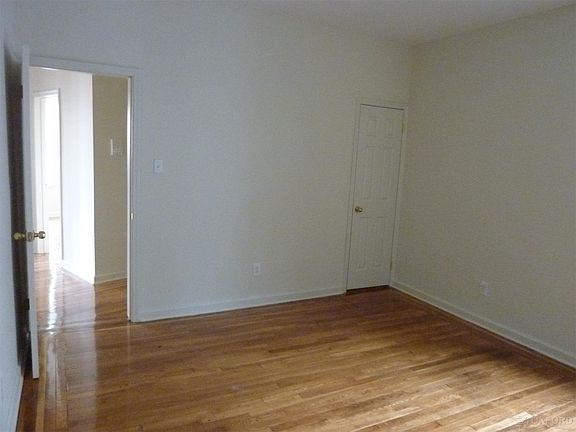 4th image of 420 E 21st St APT 205