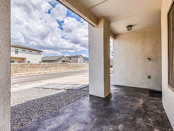 4th image of 300 La Puesta Dr
