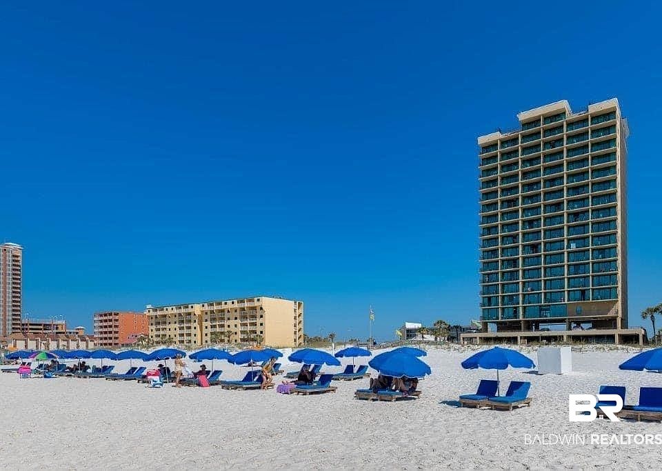 1st image of 533 W Beach Blvd