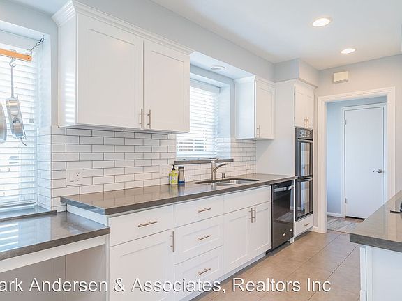 3rd image of 4912 N Willow Ave