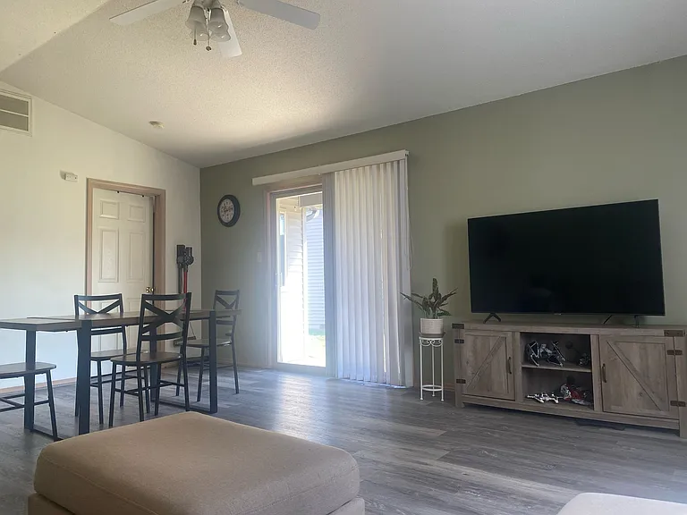 1802B Glenwood Oaks Ct — Photo 14