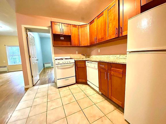 3rd image of 254 W 73rd St #5D