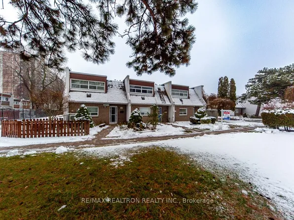 34 Venetian Cres #143, Toronto, ON M3N 2L8