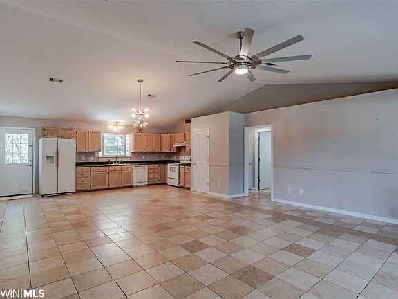 2nd image of 30645 Cypress St