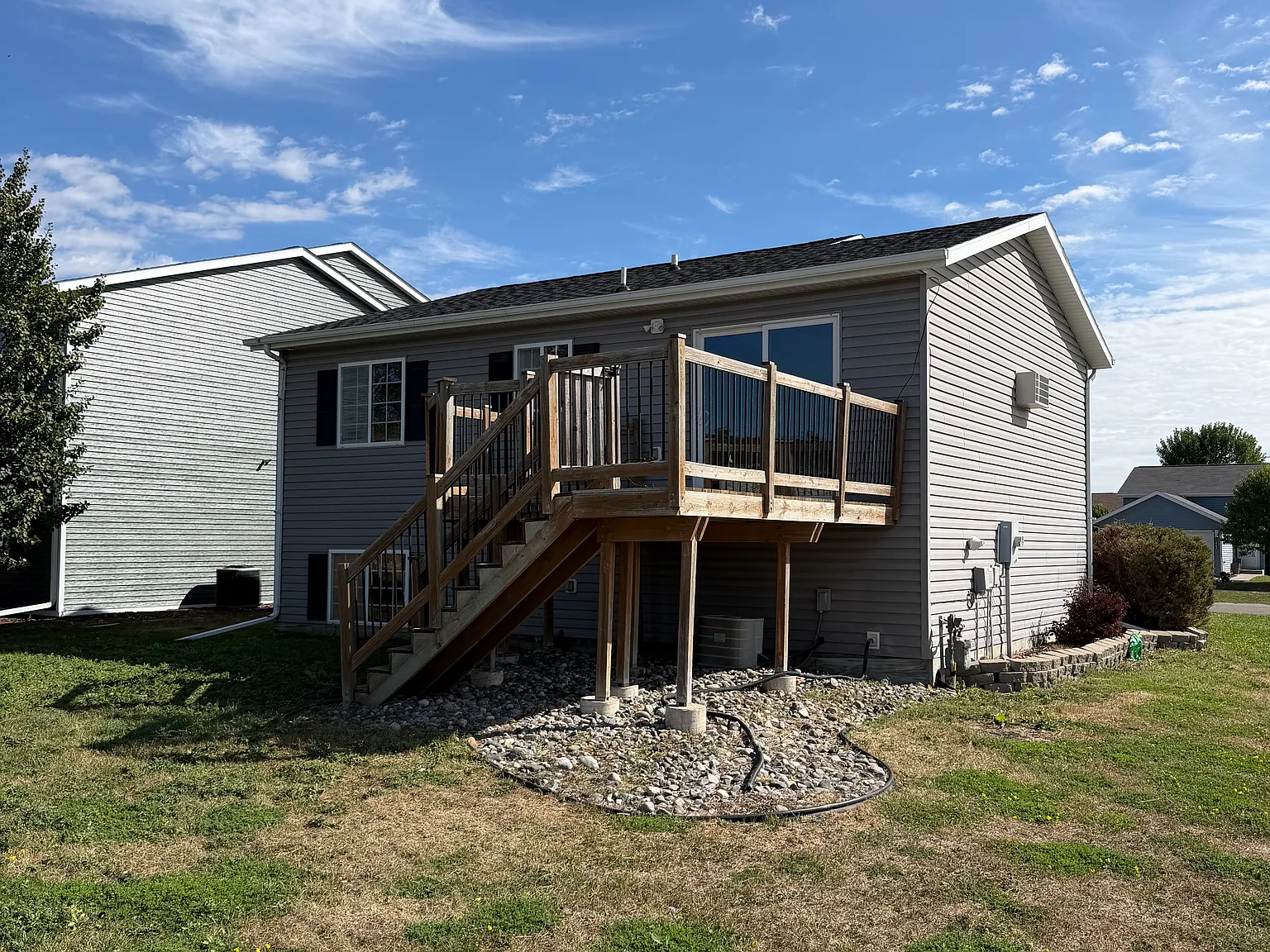 4 bed, 1894 sqft, $2,200 — Photo 2