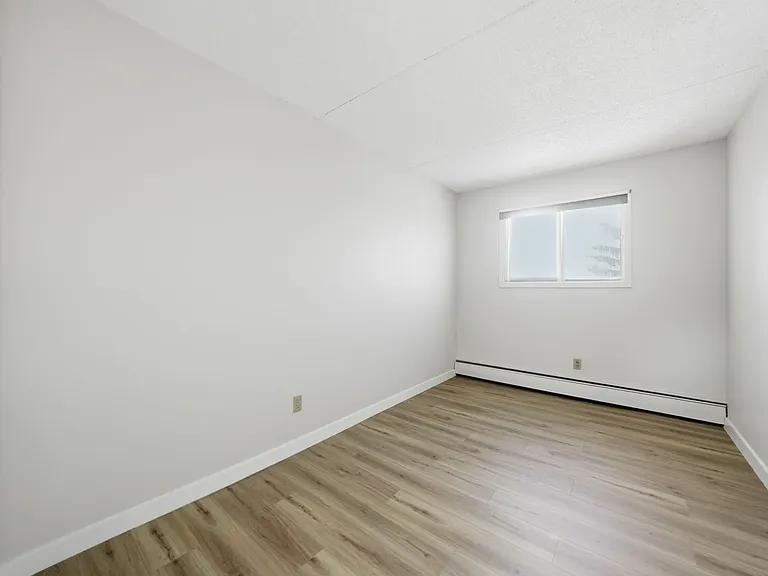 34 Kleisinger Cres — Photo 13