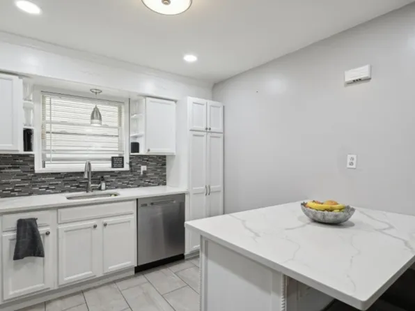 52 Crawford St Floor 2, Newark, NJ 07102