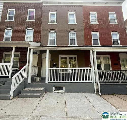 806 N 9th St Photo 1