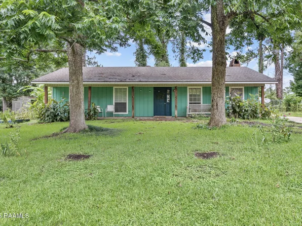 40 Hidden Hills Rd, Arnaudville, LA 70512