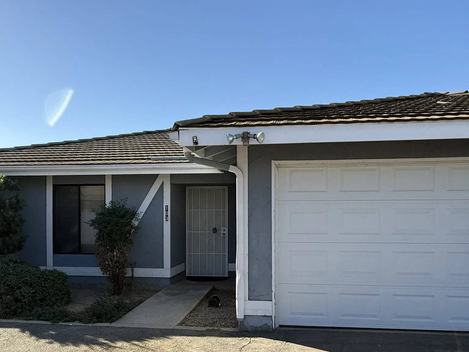 2 bed, 1000 sqft, $1,695 — Photo 2