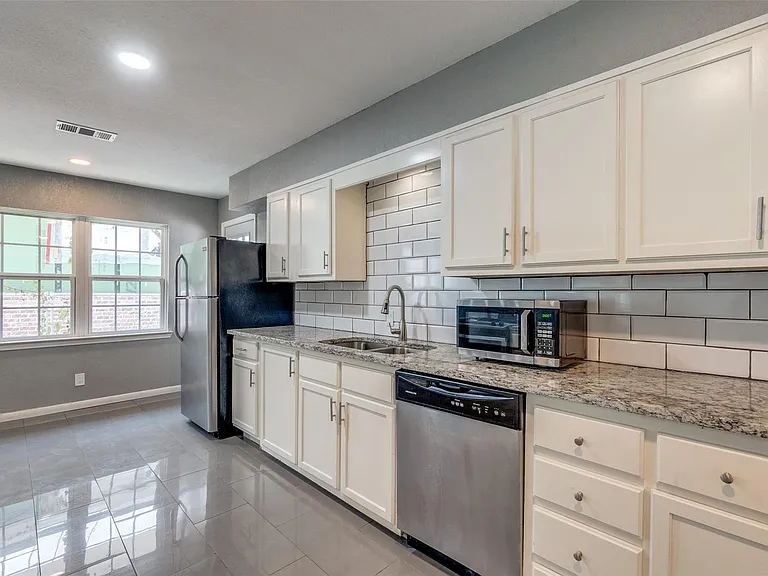 7543 Colgate Ave — Photo 14