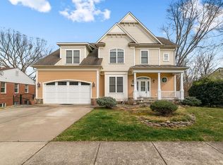 6208 Hollins Dr, Bethesda, MD 20817