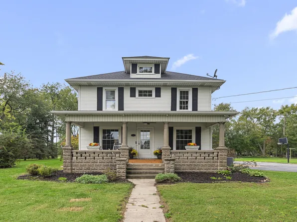 2958 Sturdy Rd, Valparaiso, IN 46383