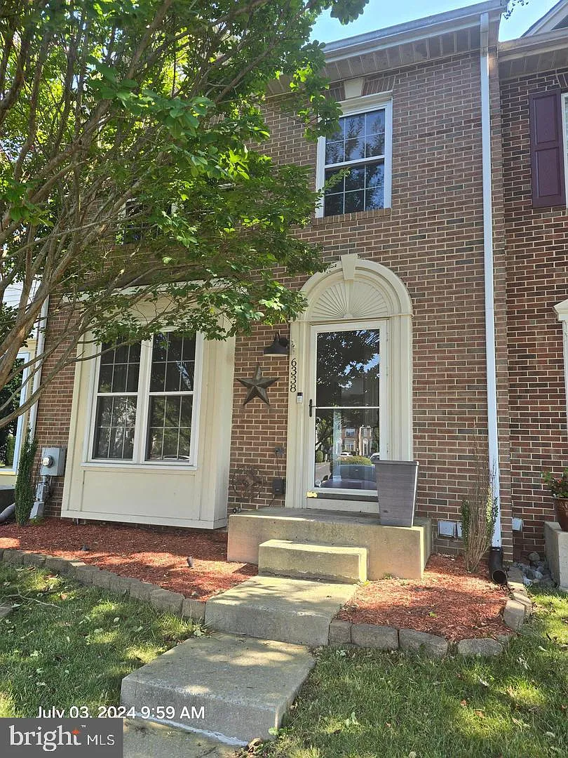 3 bed, 2.5 bath, 1934 sqft, $2,399 — Photo 2