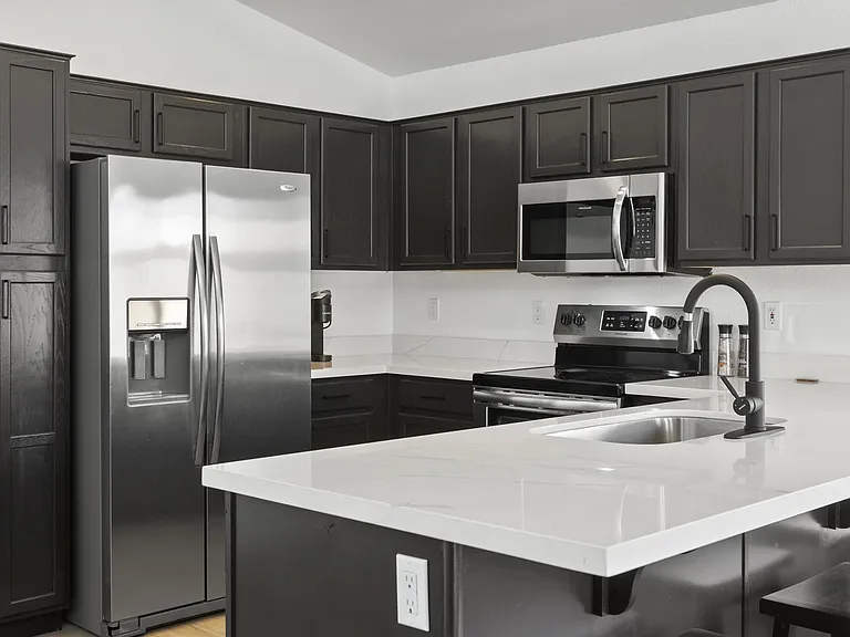 10319 W Luke Ave — Photo 10