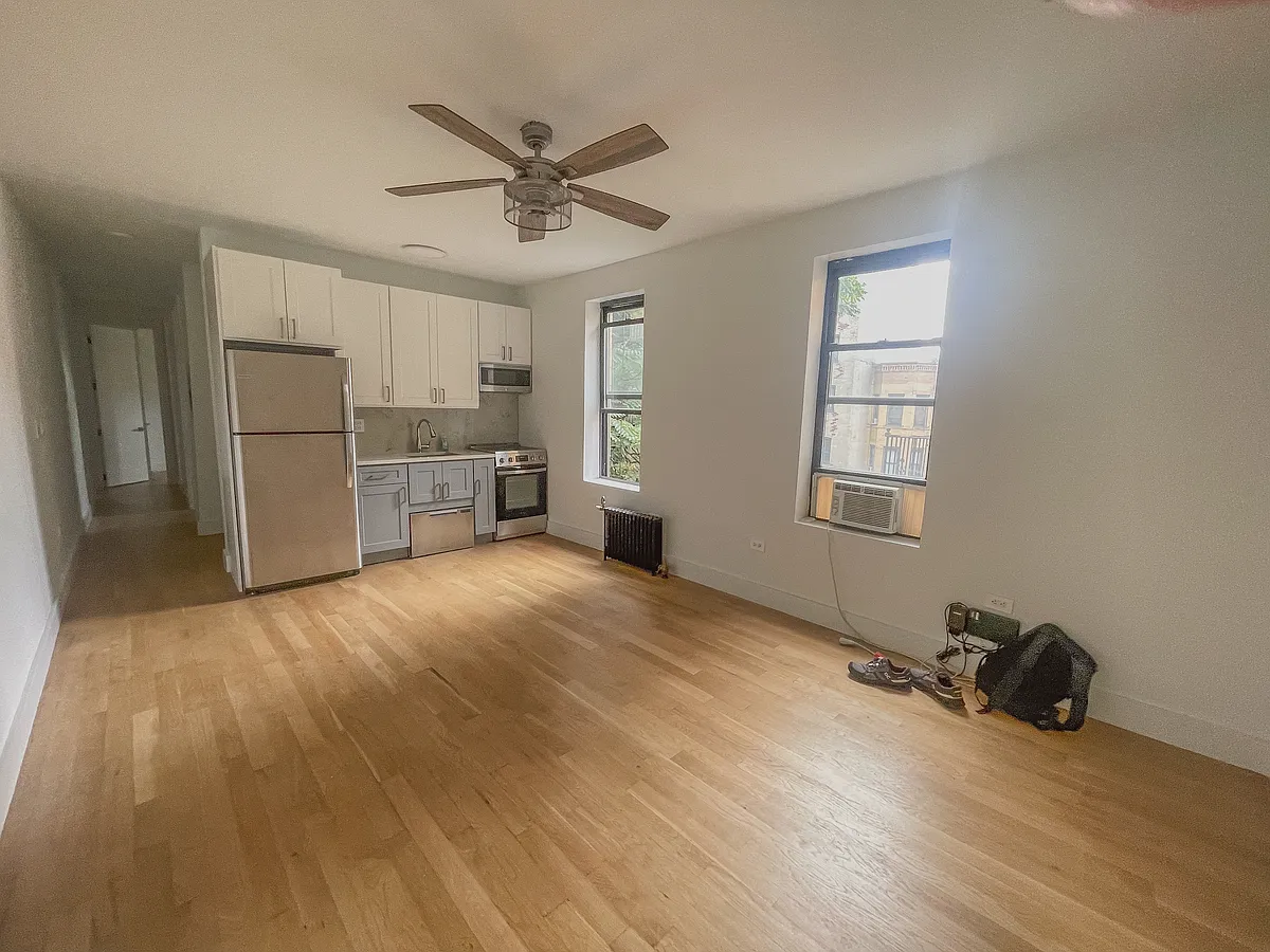Building Photo - 2107 Bedford Ave #C10